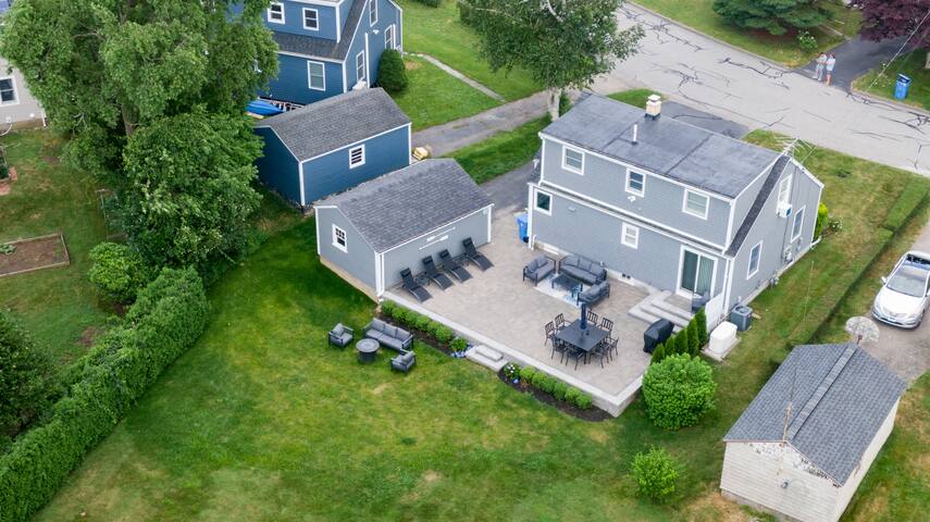 Newport Beach House w/ Huge Yard gallery image 2