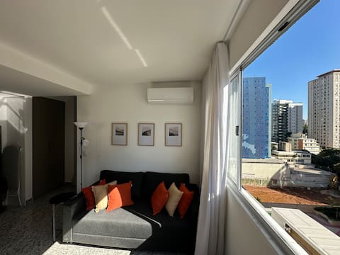 Anúncio popular: 2 en-suites, half-bath and garage in Savassi em Savassi