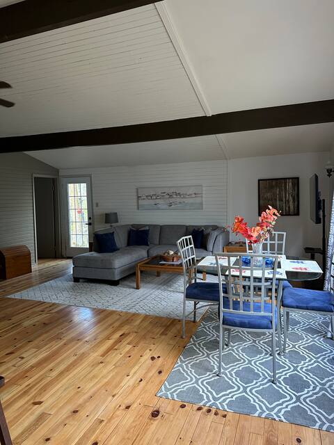 Successful Airbnb property: Cozy Cabin Retreat Lakeview Bay in Manitoba