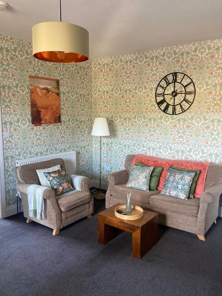 The Dairy Flat, Cheddar Gorge - Banwell Castle
