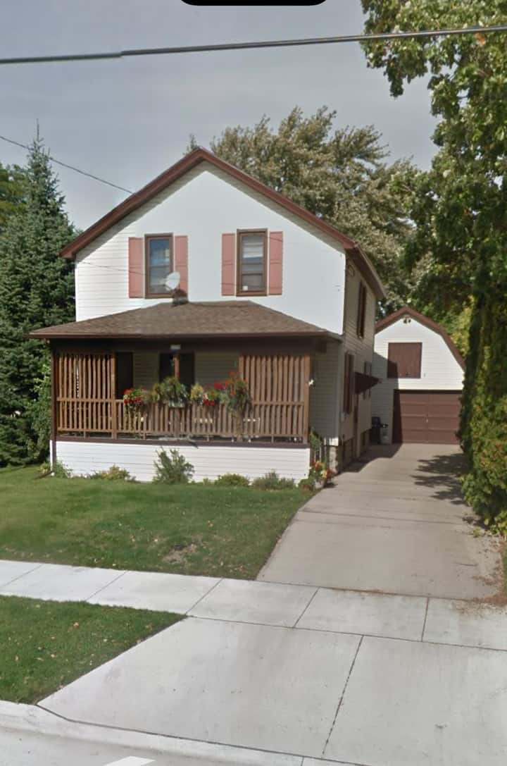 Eaa Charming 3 Bedroom Home - Oshkosh, WI