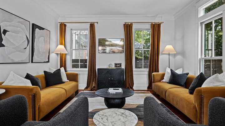 12 Beds <|> A Victorian Suite Xcape - Arlington, VA
