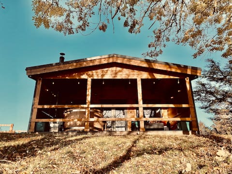 Popular Lakeside Lodge | Stunning Views | Hot Tub