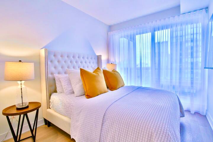 26th Floor Penthouse Pool/Gym gallery image 3