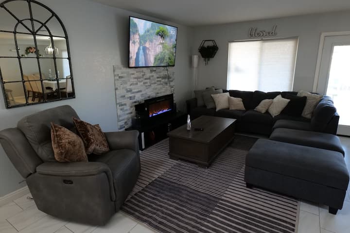 Outdoors Fire Pit, Pool And Spa Home - Lancaster, CA