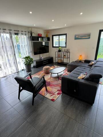 Villa moderne tout confort piscine vue forêt gallery image 4