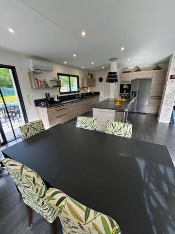 Villa moderne tout confort piscine vue forêt gallery image 5