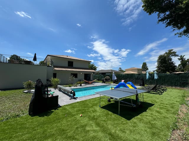 Villa moderne tout confort piscine vue forêt