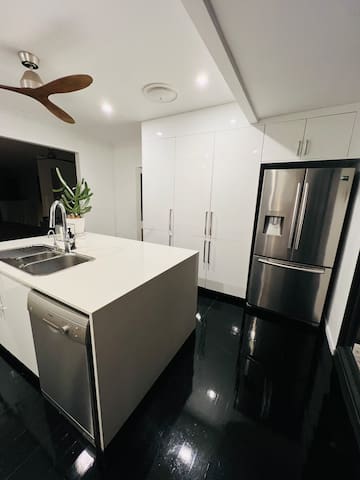 Stylish and private resort-style living gallery image 4