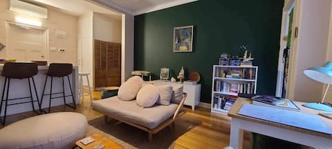 Top Airbnb: K’s Quintessential Art Deco St Kilda Apartment in St Kilda