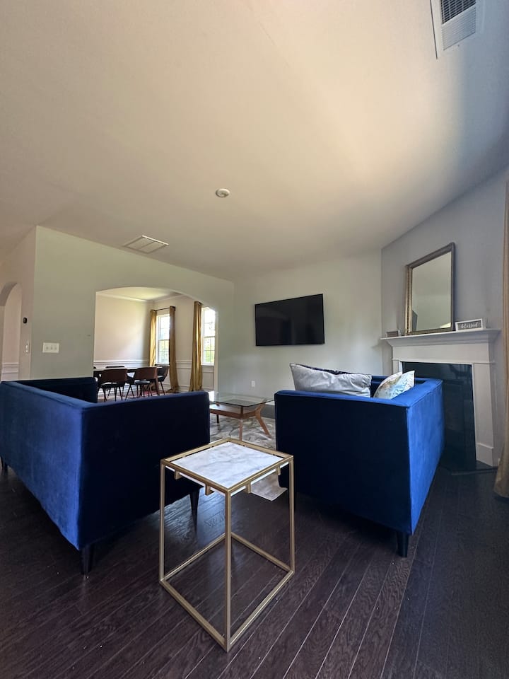 Comfortable 2mile, 3min Airport, Family, 3 Floors - Lake Wylie, SC