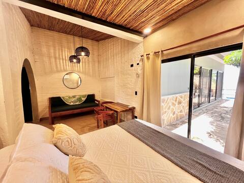 Ocean Front Studio with Pool and View