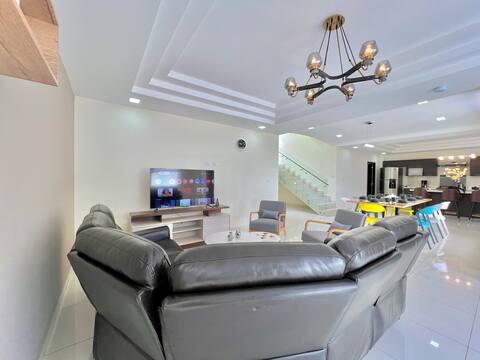 Fancy House +AC +WiFi, Great Location @SanSalvador