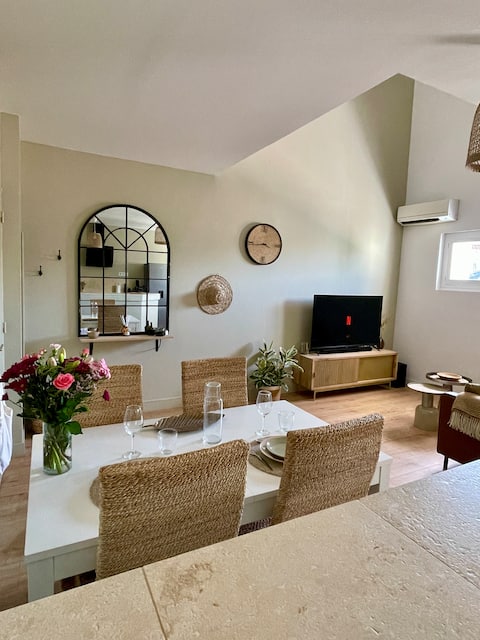 Popular Airbnb listing: Antique dealers in L'isle Sur La Sorgue