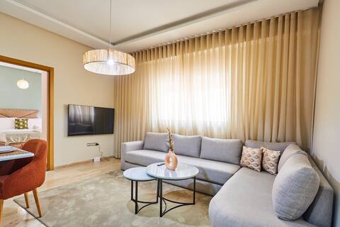 City Escape: Modern 1-Bed Near Casa Voyageurs