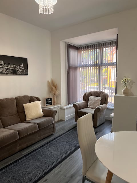 Top performing Airbnb: Serene Retreat - Near City Centre & Jewellery Qtr in Jewellery Quarter