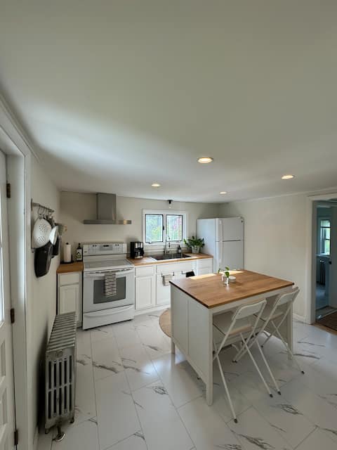 Stockbridge private apartment
