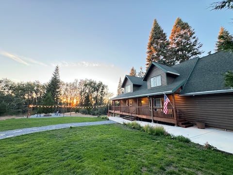 Enchanted Alta: Sierra Retreat Cabin on 20 Acres