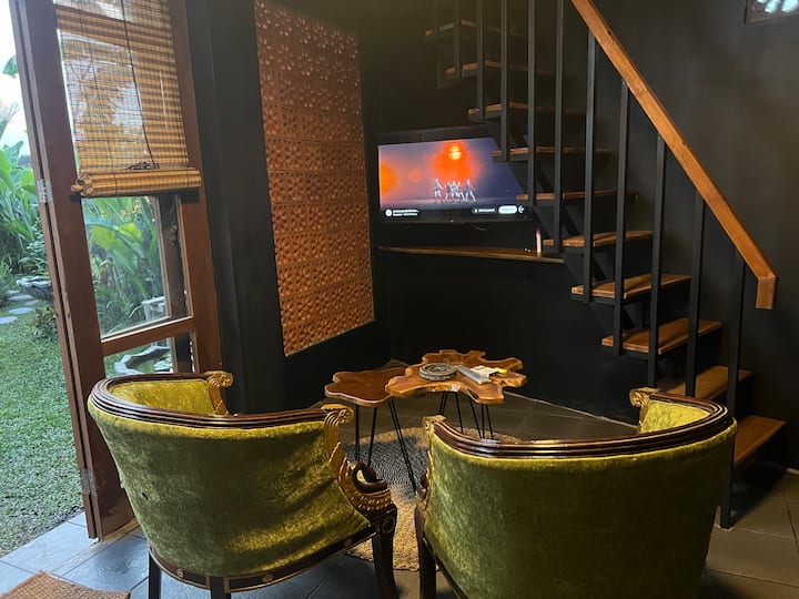 Kubu Black House - Negara