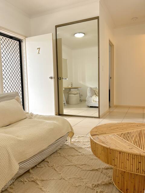 Spacious 1 Bed Room Oasis