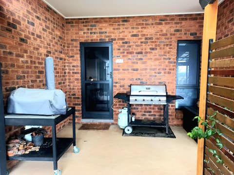 Top performing Airbnb: Mountain View Off Grid Guest Suite with swim spa in Orange City Council