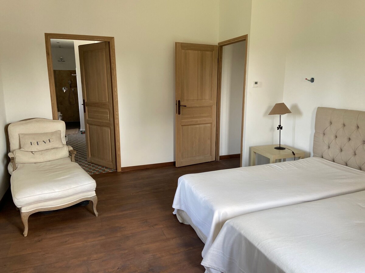 საძინებელი 2