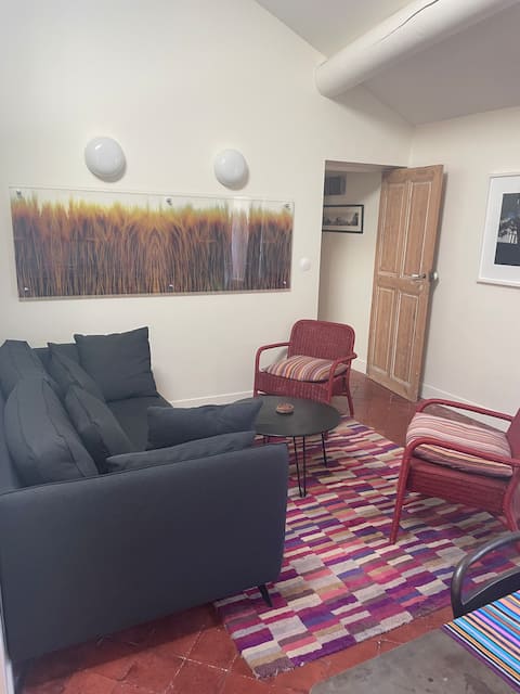 Top Airbnb: Downtown apartment in Apt