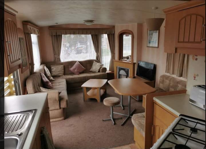 E1. Homely Caravan - Aberystwyth