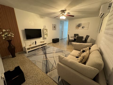 Popular Airbnb listing: Flor de Sol. House with three bedrooms and one bathroom. in Ponce