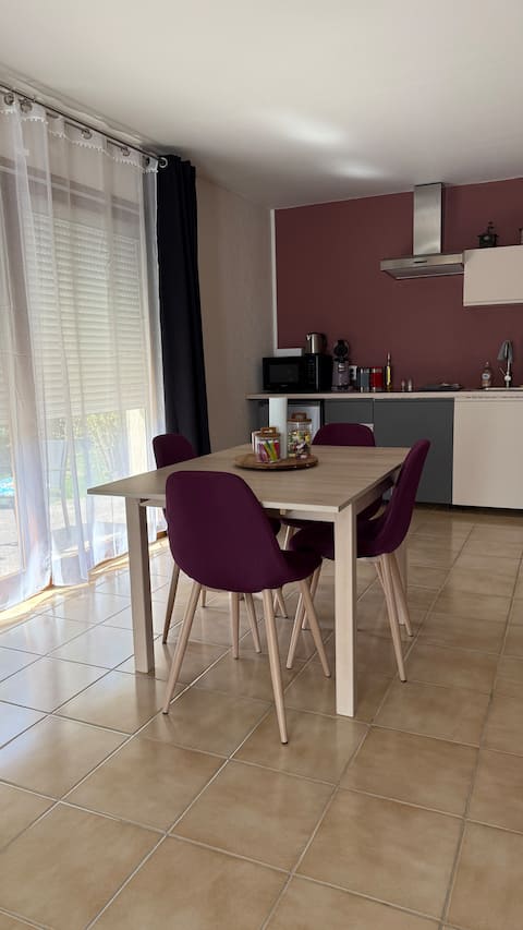 Top performing Airbnb: Quiet independent studio. in Loire