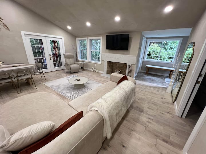 2 Luxury Vacation Homes 5bed/4bath Together - Southwest Harbor, ME