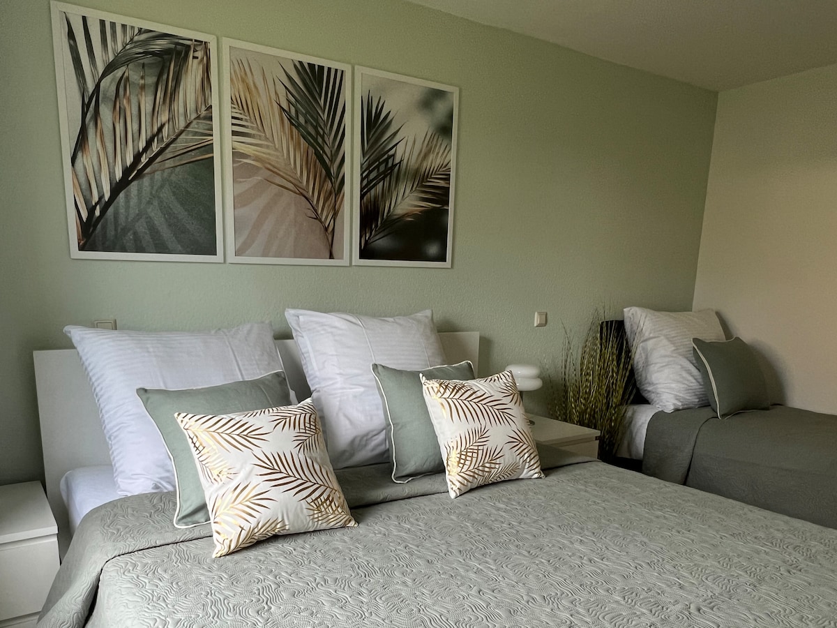 Удобен 1,80 x 2,00 кревет со ортопедски душек од 25 см ветува мирен сон 