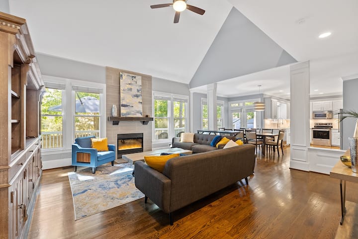 Spacious 5br, Hot Tub, Arcade Room & Ev Charger! - Raleigh, NC