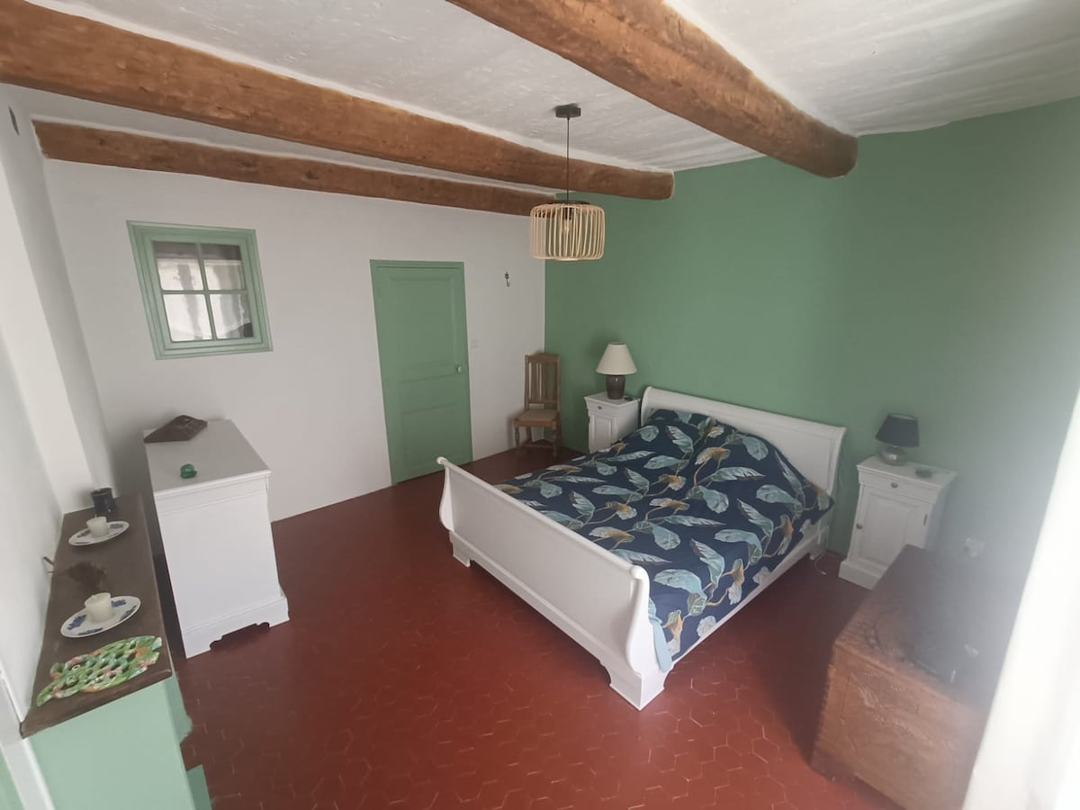 غرفة النوم 1