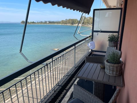 Fantastic apartment right on the sea! (2)