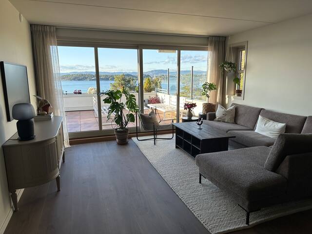 Utsiktleilighet nær strand og by gallery image 2