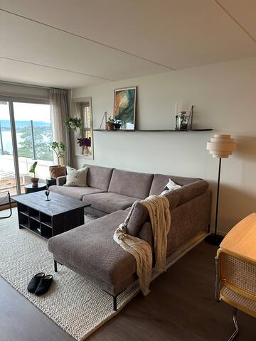 Utsiktleilighet nær strand og by gallery image 3