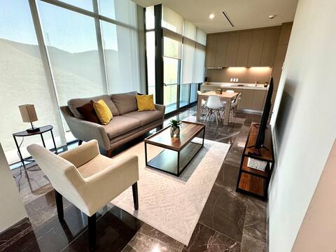Luxury 2BD&2Bath~Next to Plaza~Hospital~Pool