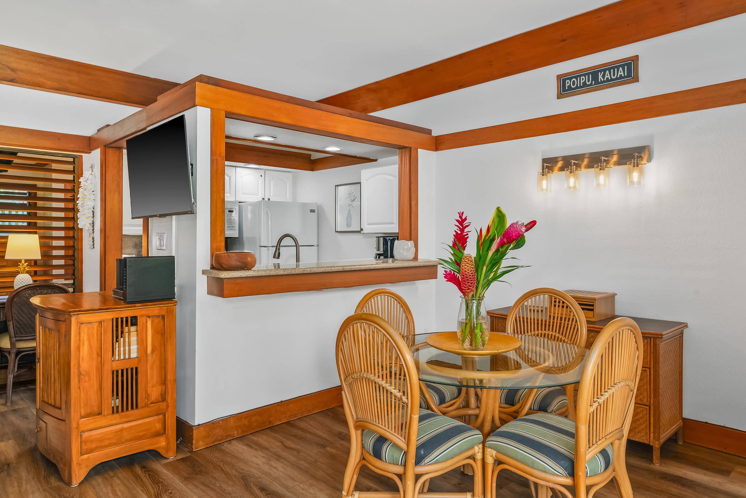 Ground Floor with A/C,  short walk to beach & pool - Image 7