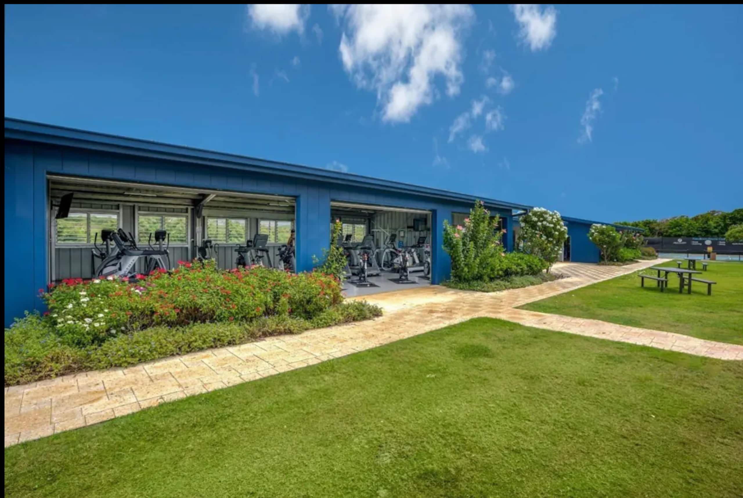 Ground Floor with A/C,  short walk to beach & pool - Image 20