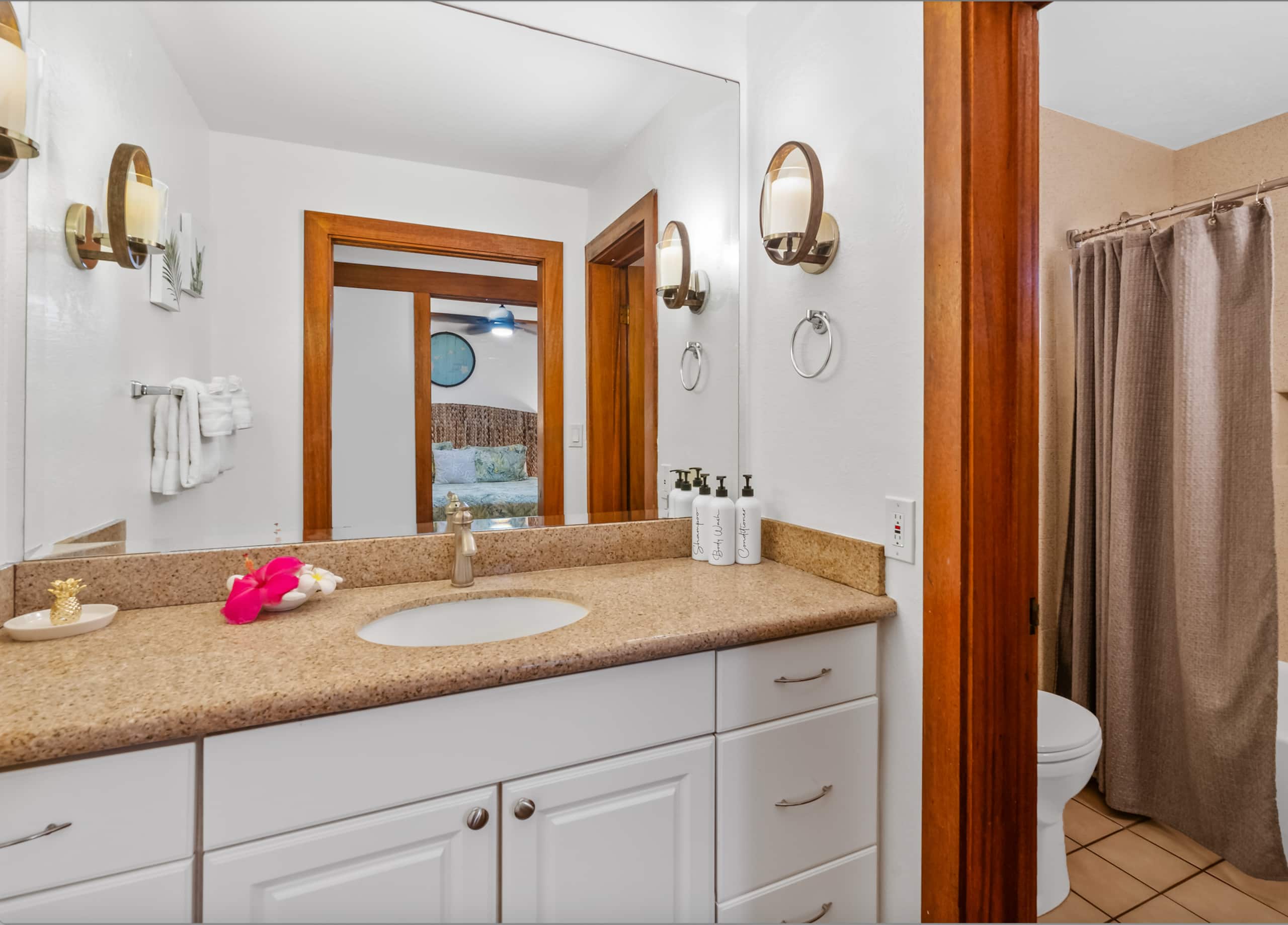 Ground Floor with A/C,  short walk to beach & pool - Image 11