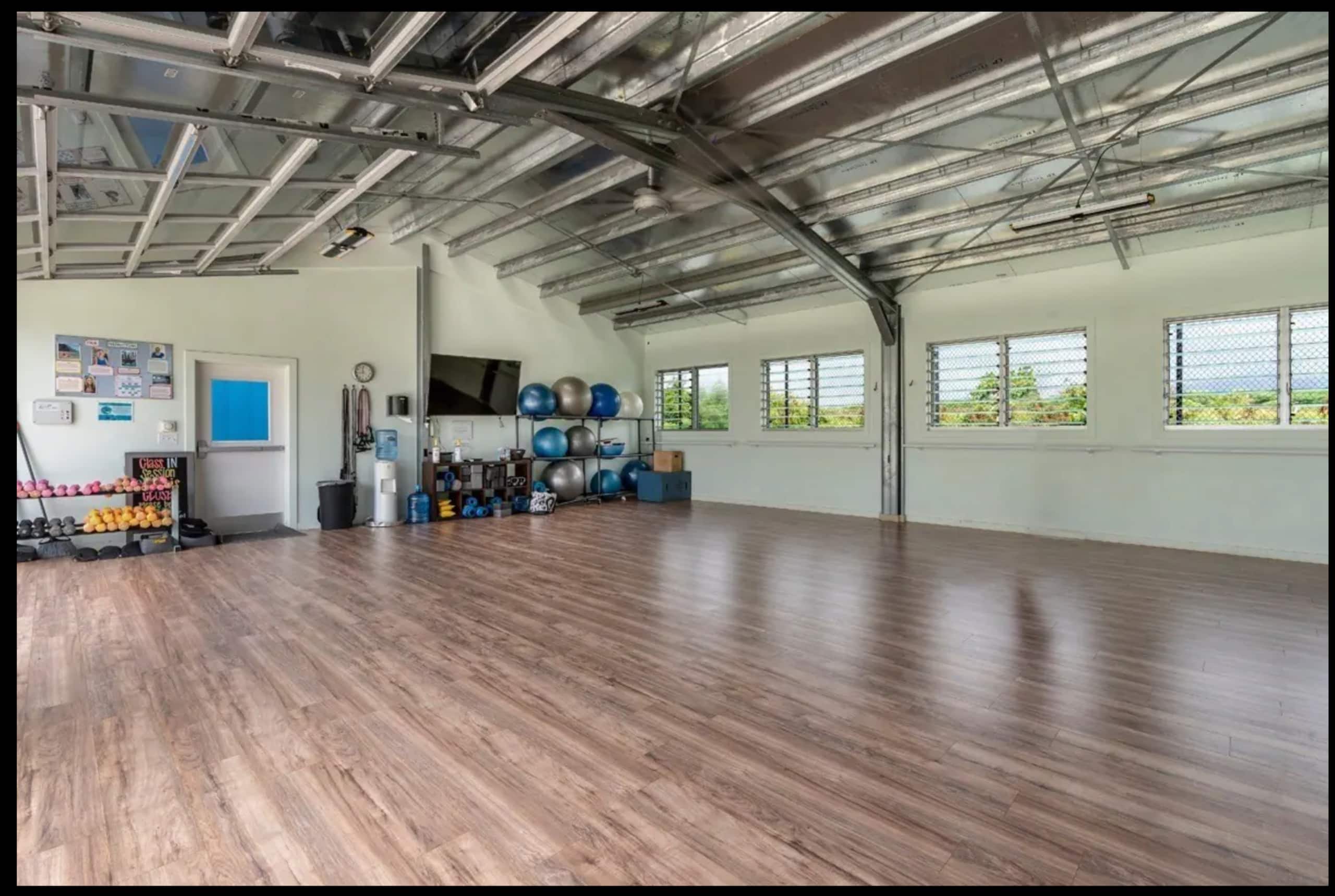 Ground Floor with A/C,  short walk to beach & pool - Image 17