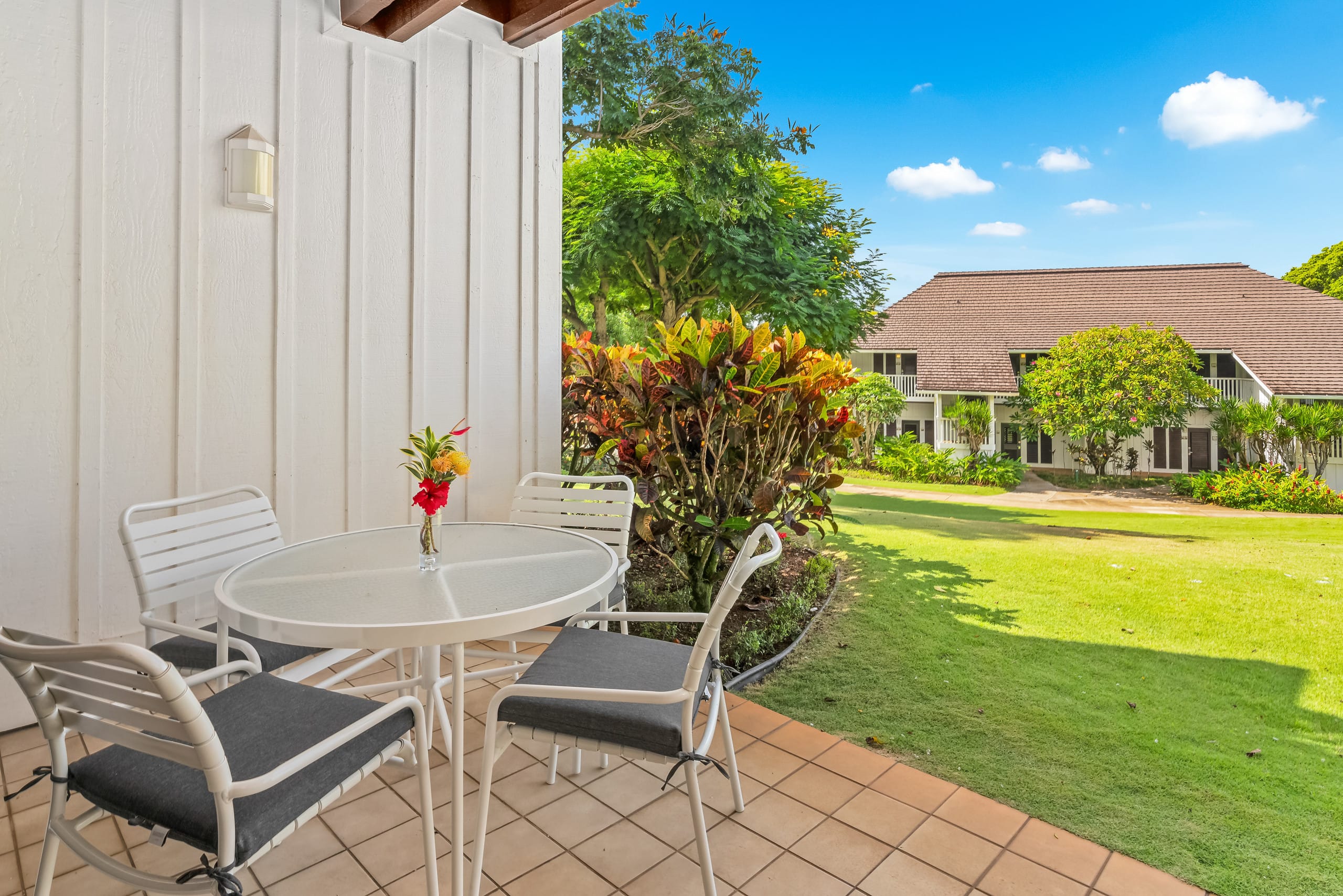 Ground Floor Condo · Resort Pool · A/C · King Bed - Photo 15