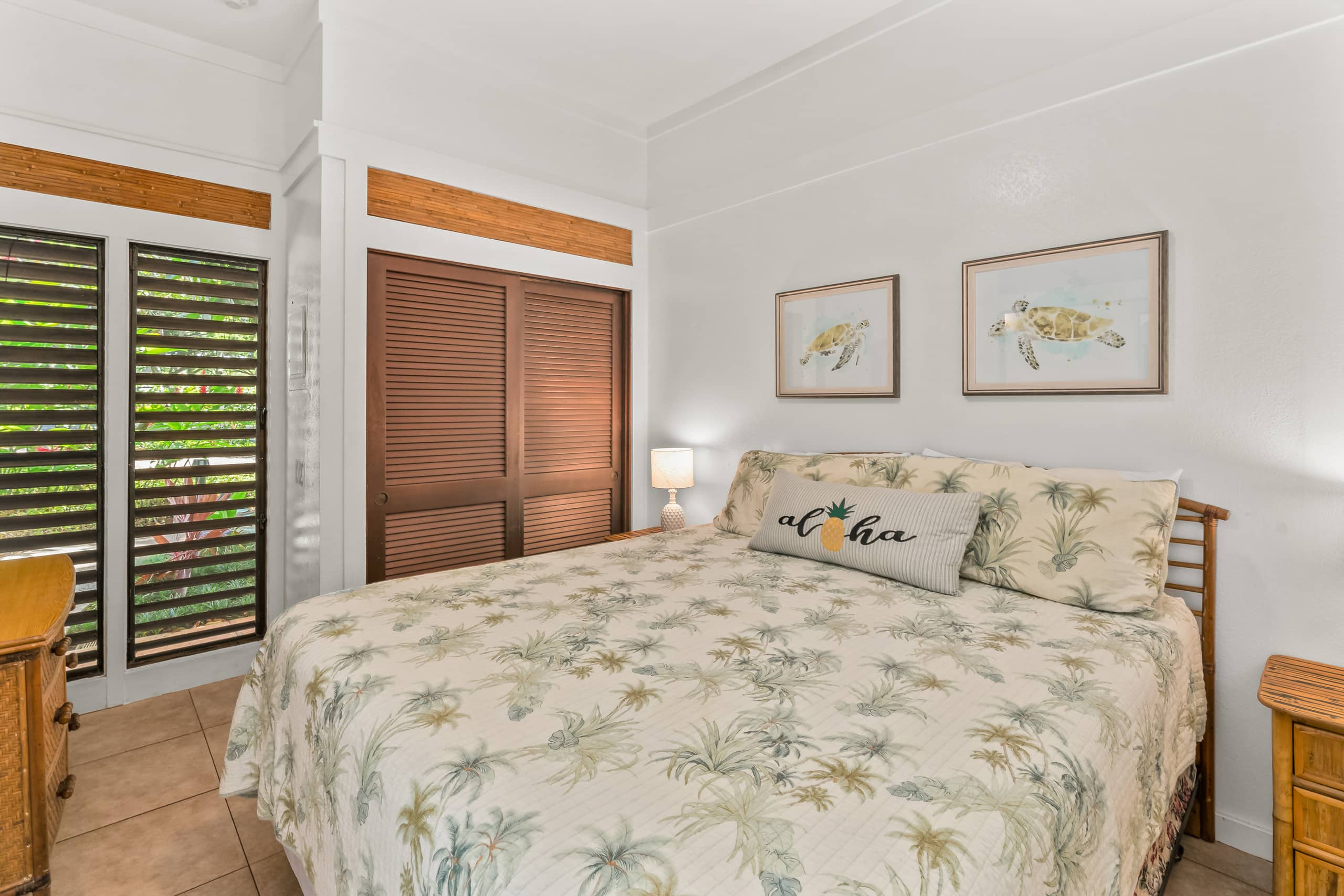 Ground Floor Condo · Resort Pool · A/C · King Bed - Photo 9