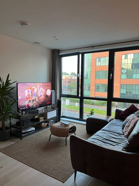 Popular Airbnb listing: Cosy flat in Berkshire in Slough