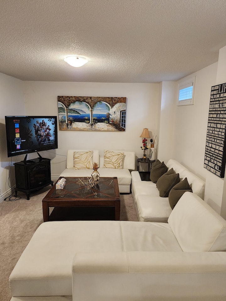 Cozy Ensuite - Smart Tv, King Bed, Self Check In - Mississauga