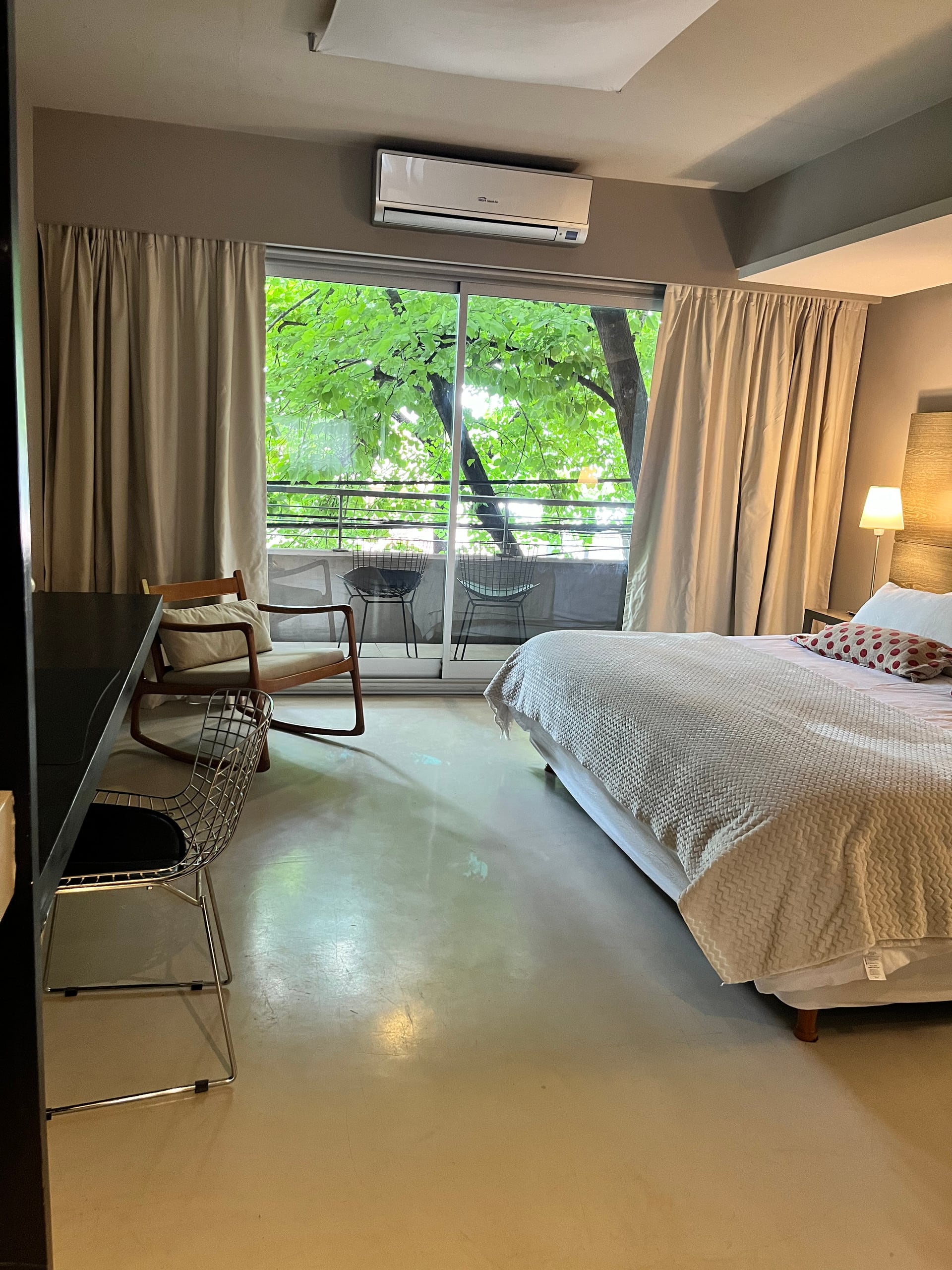 Four-bedroom apartment setup in Palermo