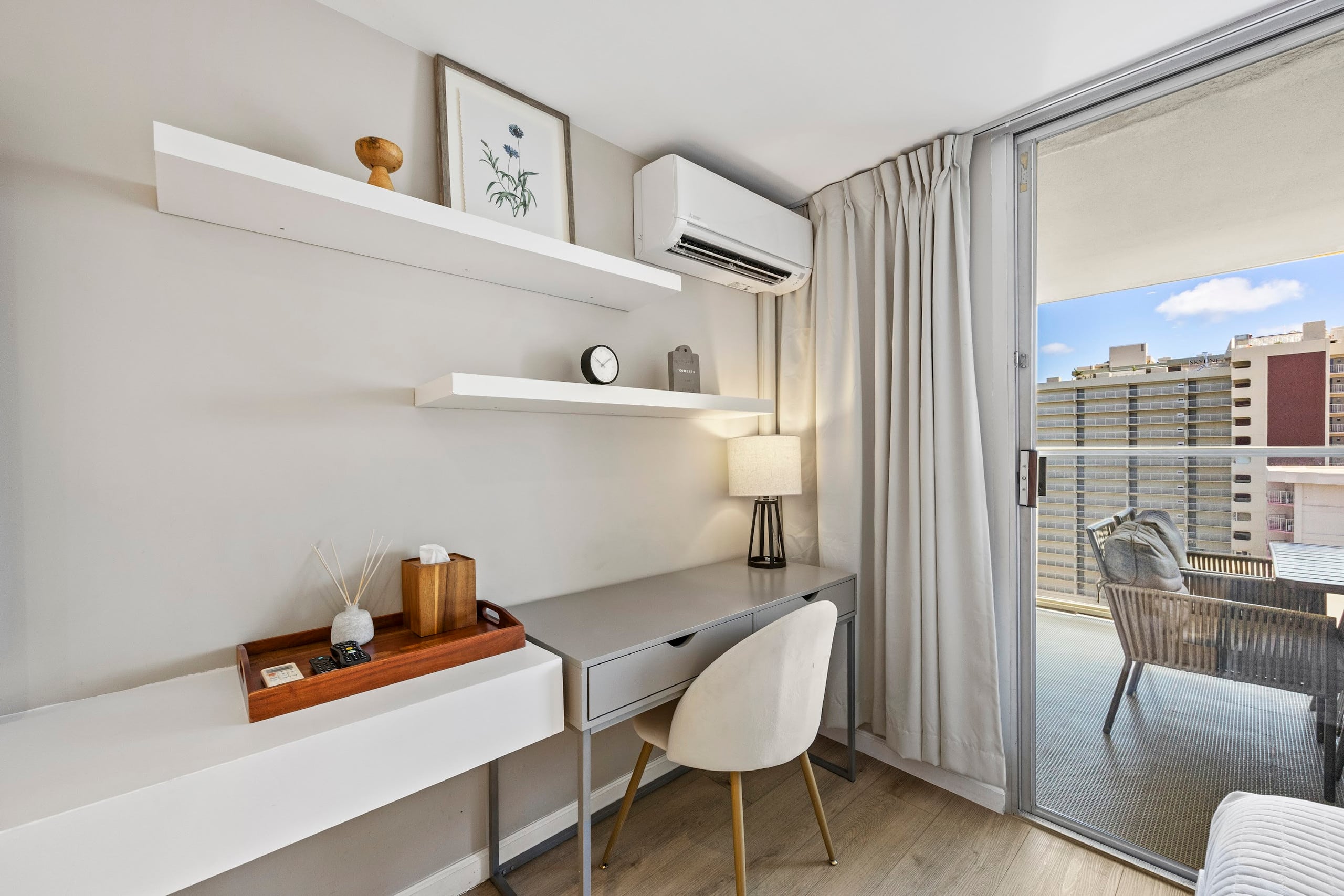 20F-Newly Remodeled Cozy Studio w/2Queens-Waikiki~ - Image 6