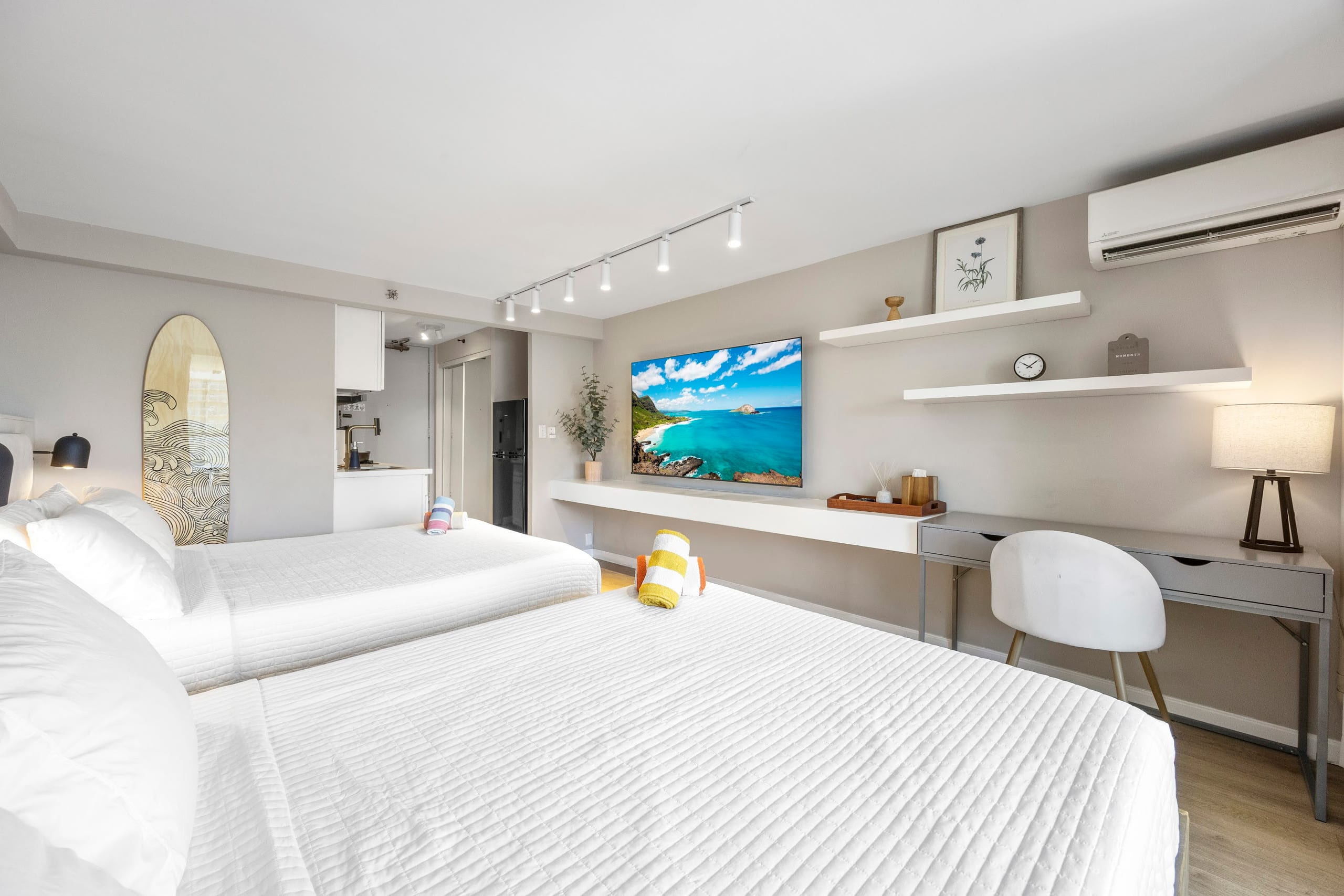 20F-Newly Remodeled Cozy Studio w/2Queens-Waikiki~ - Image 11