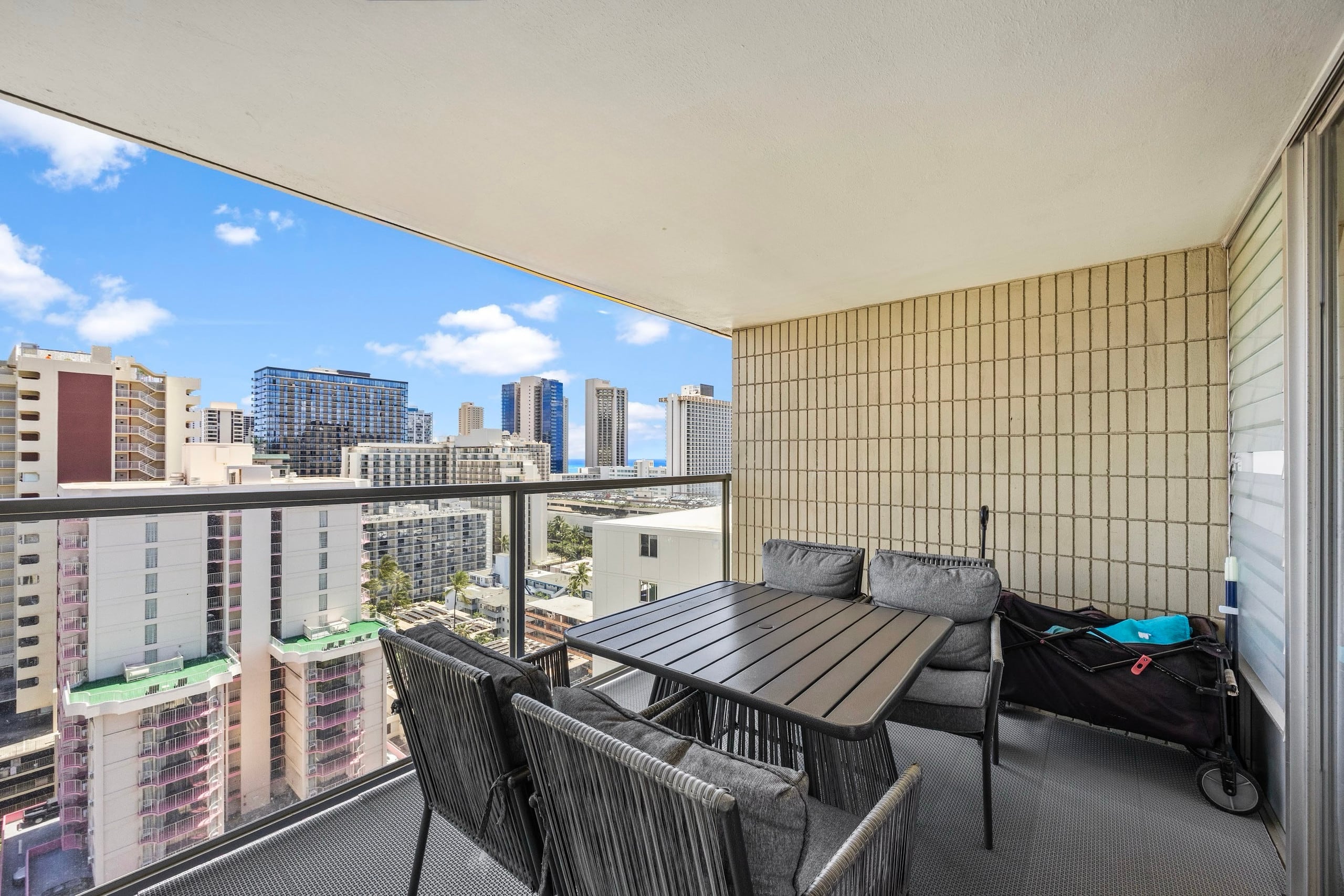 20F-Newly Remodeled Cozy Studio w/2Queens-Waikiki~ - Image 34